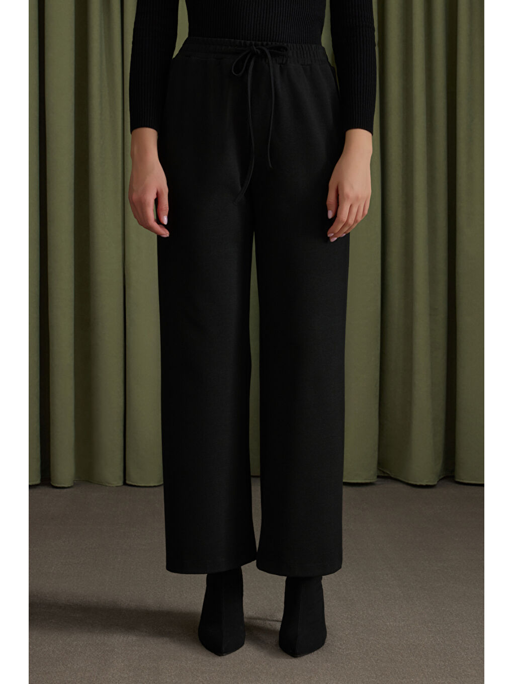 Siyah Beli Lastikli Viscon Örme Pantolon-2