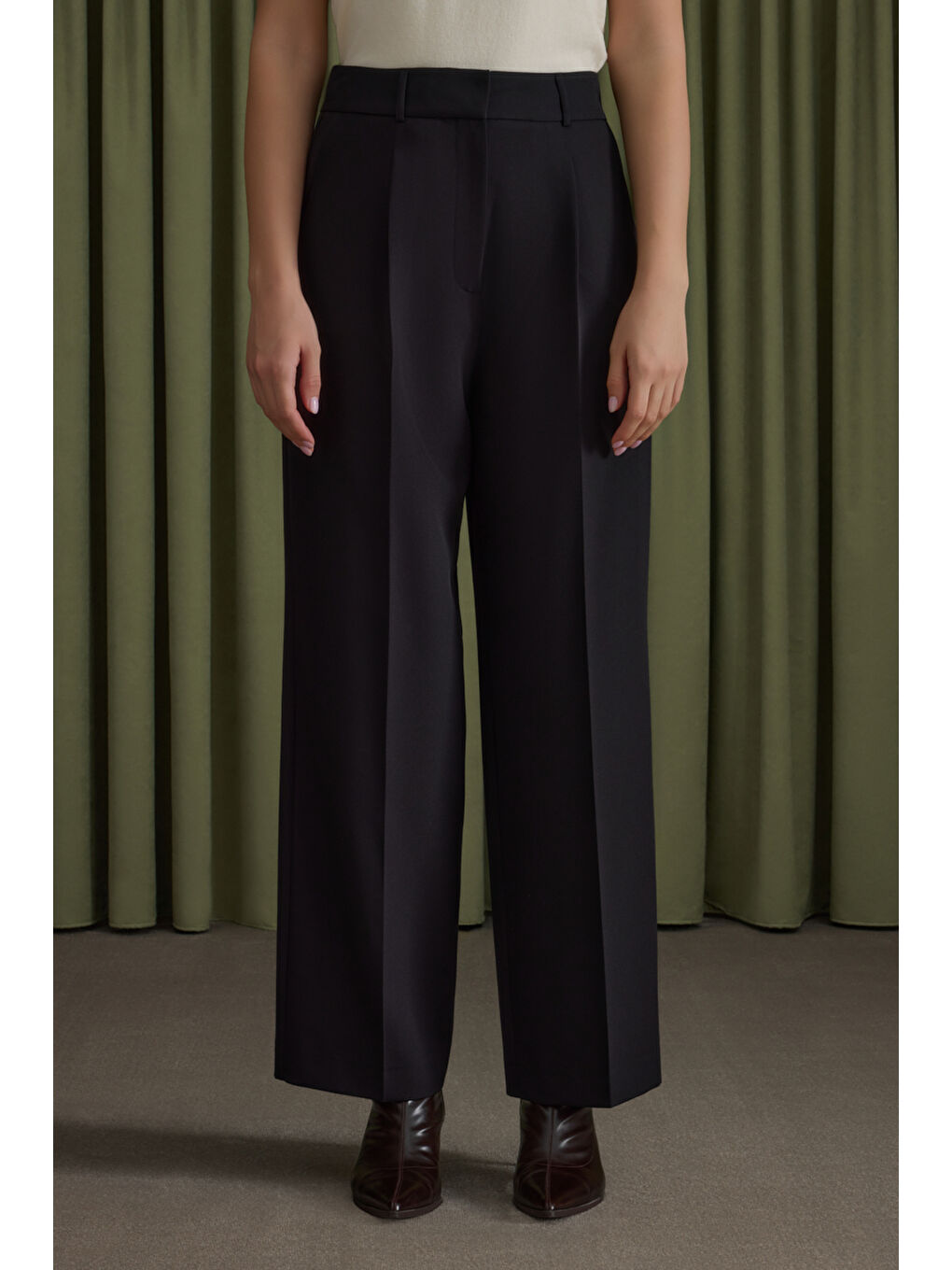 Siyah Dokuma Pantolon-2