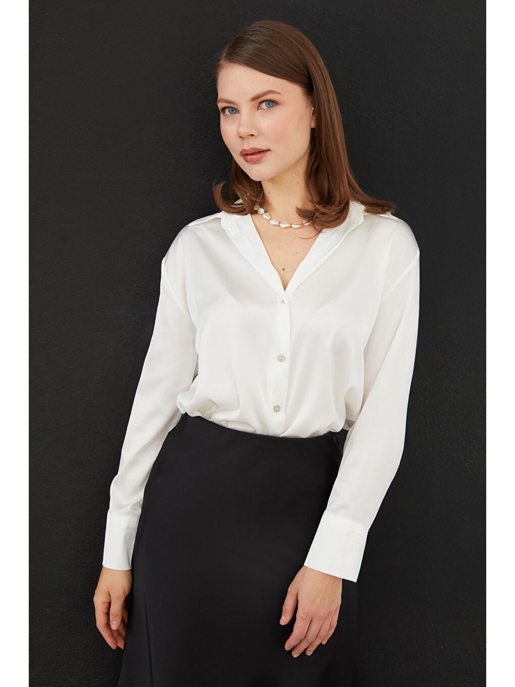 Beyaz Basic Saten Gömlek-2