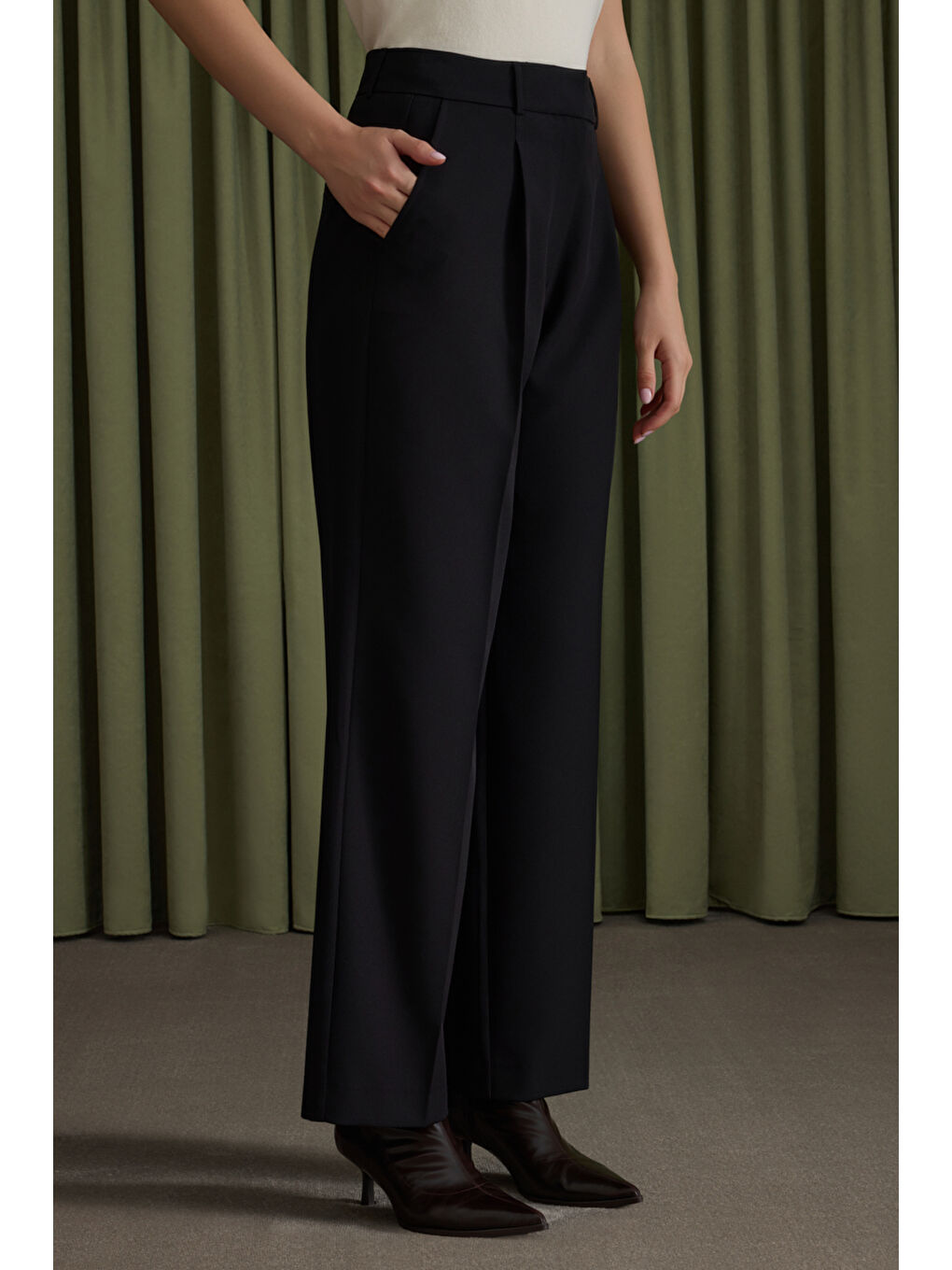 Siyah Dokuma Pantolon-3