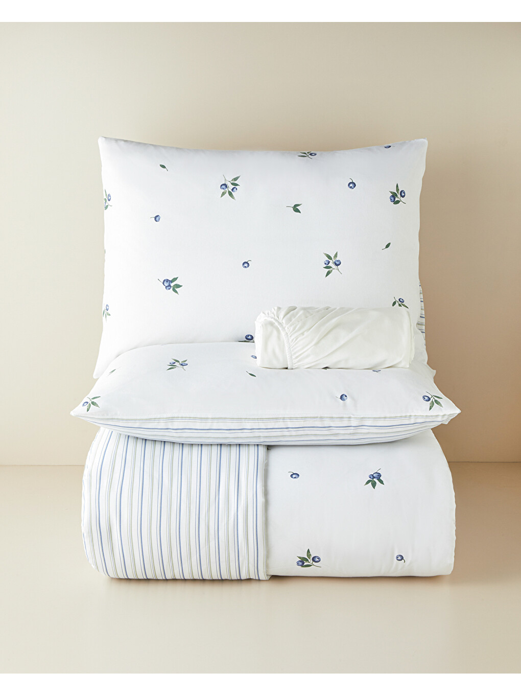 Berryscus Kolay Ütülenir Çift Kişilik Çarşaflı Nevresim Takımı 200x220 Cm Mor