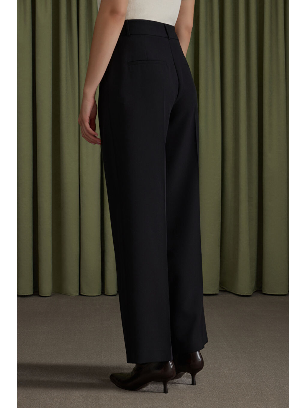 Siyah Dokuma Pantolon-5