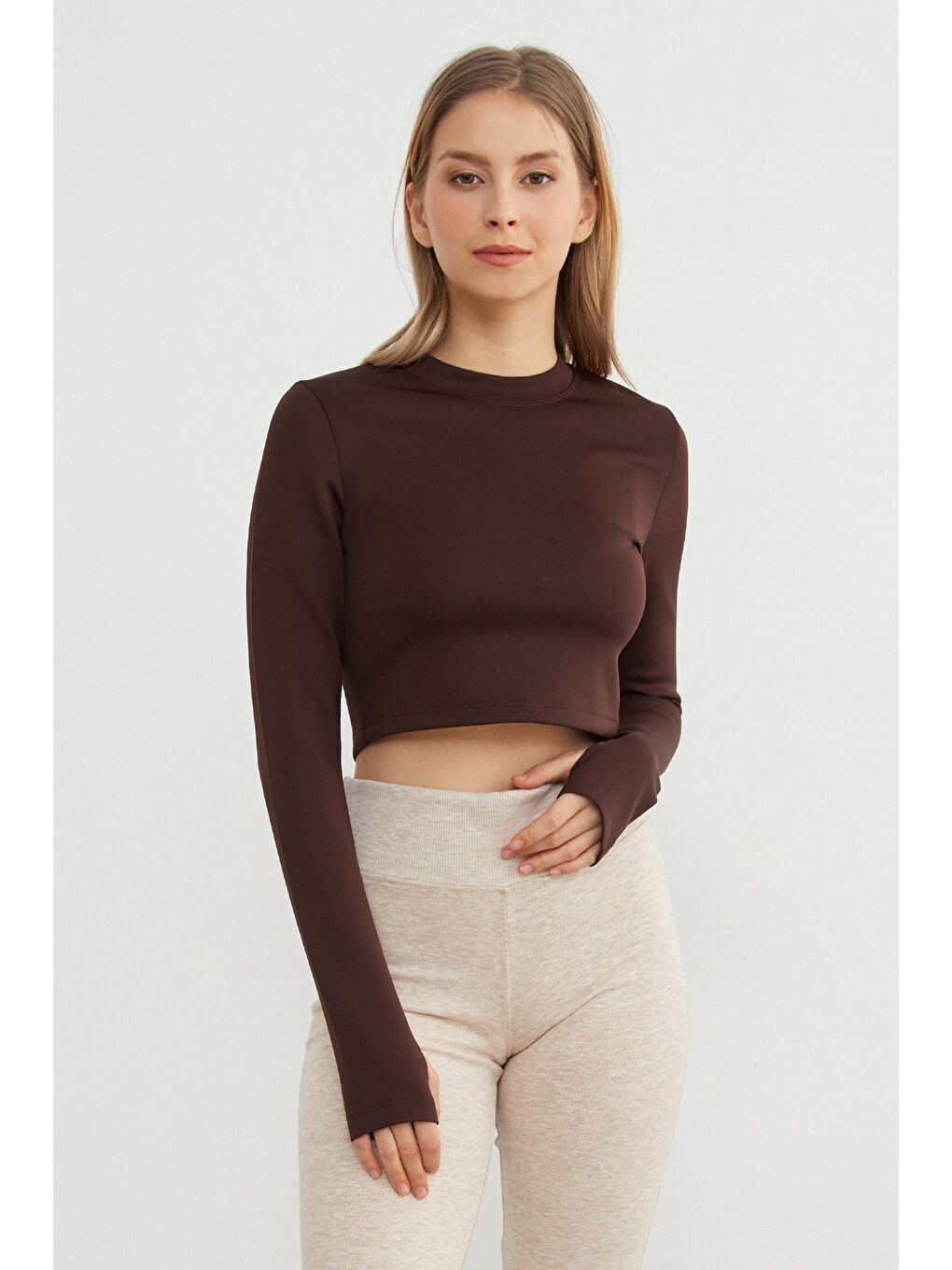 Kahverengi Basic Bisiklet Yaka Parmak Geçmeli Crop Bluz-1