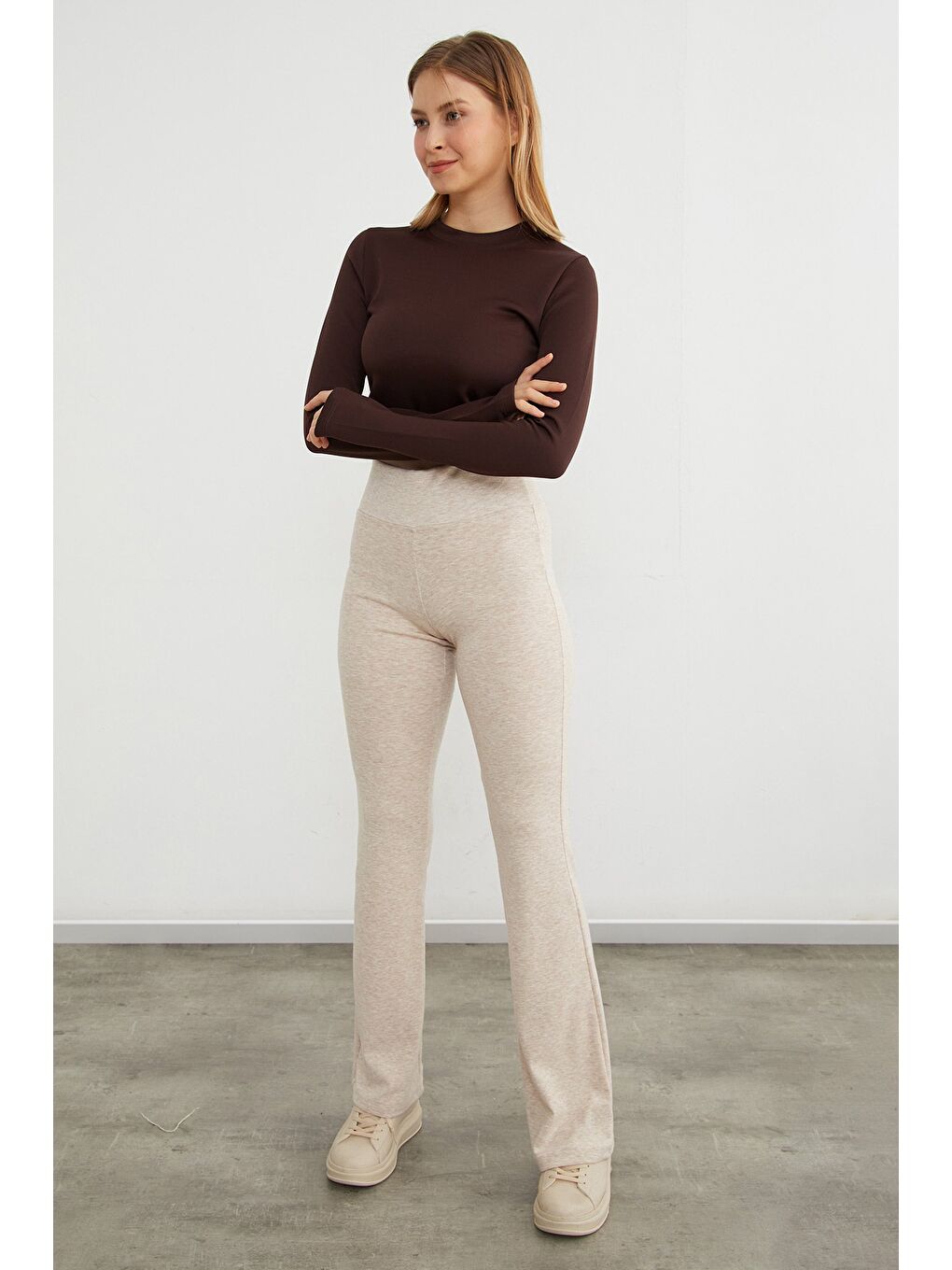 Kahverengi Basic Bisiklet Yaka Parmak Geçmeli Crop Bluz-2