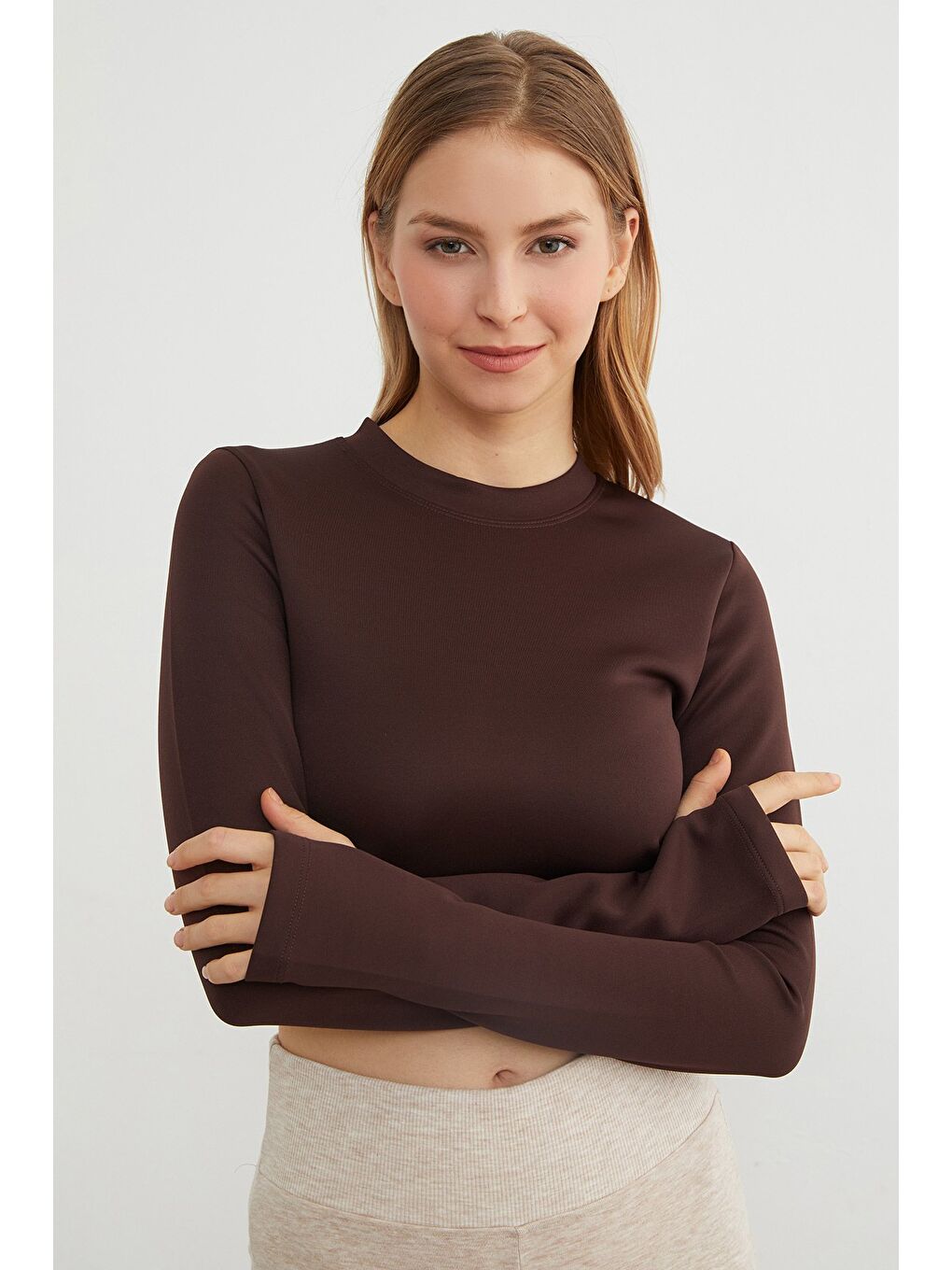 Kahverengi Basic Bisiklet Yaka Parmak Geçmeli Crop Bluz-3