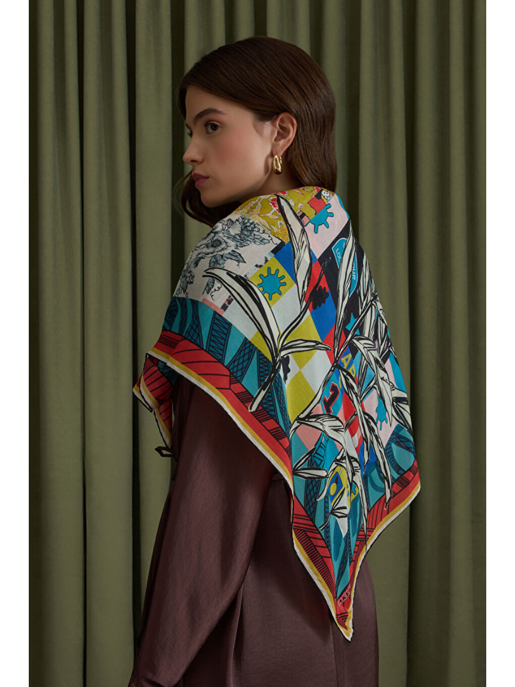 Kahverengi Saten Dökümlü Bluz-3