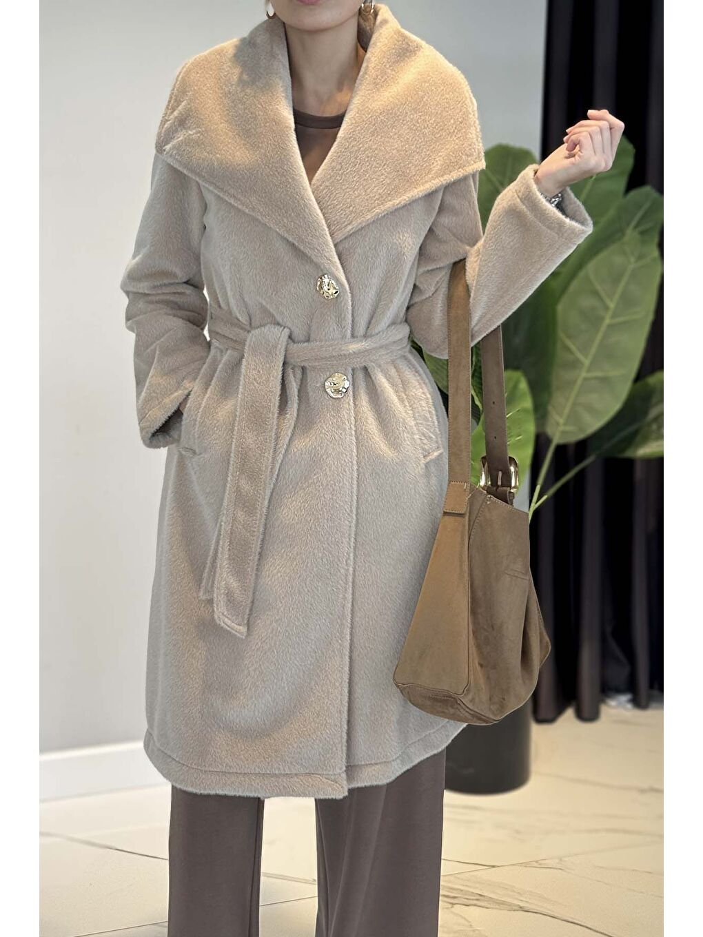 Geniş Yakalı Düğmeli Kaban 36234 Bej