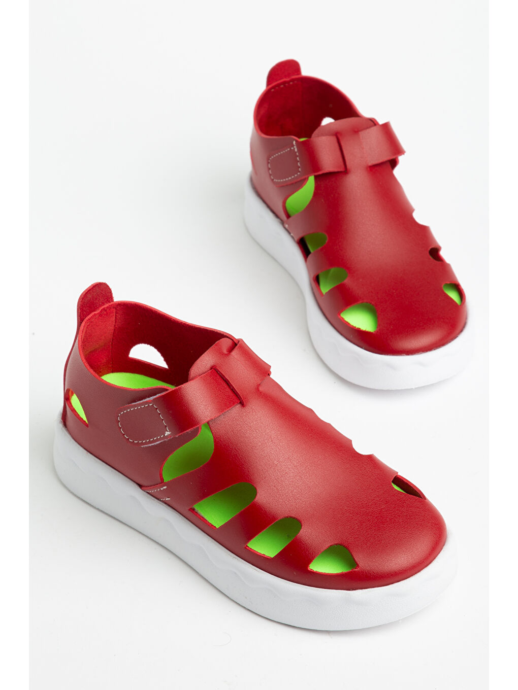 Çocuk Unisex Kırmızı Hafif Tabanlı Rahat Cırtlı Sandalet-1