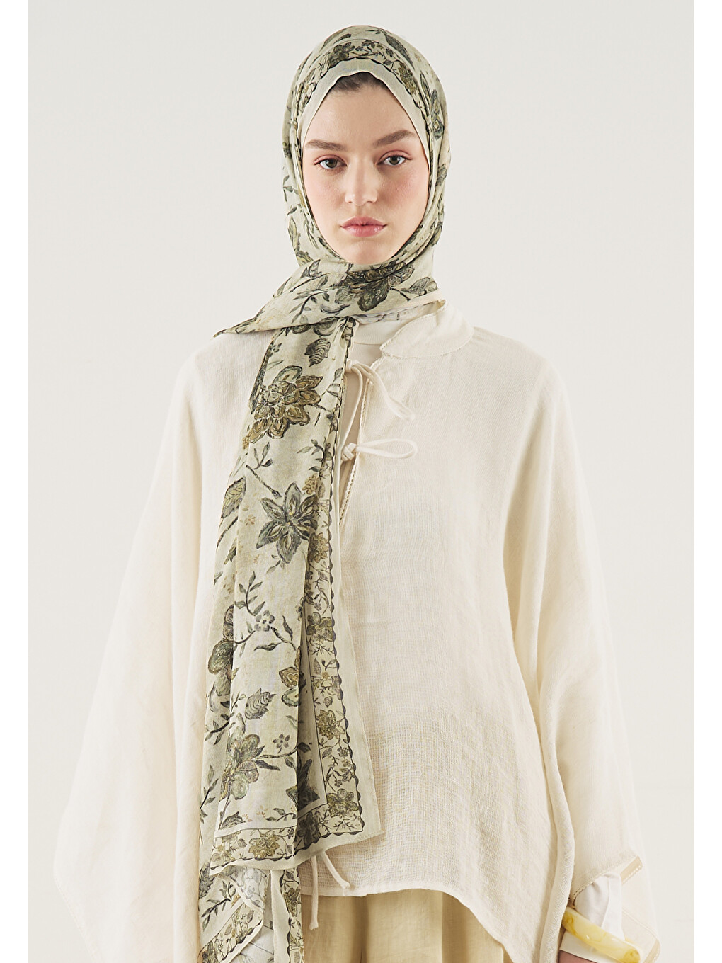 Ethnic Blossom Desen Soft Viskon Şal Bej-3