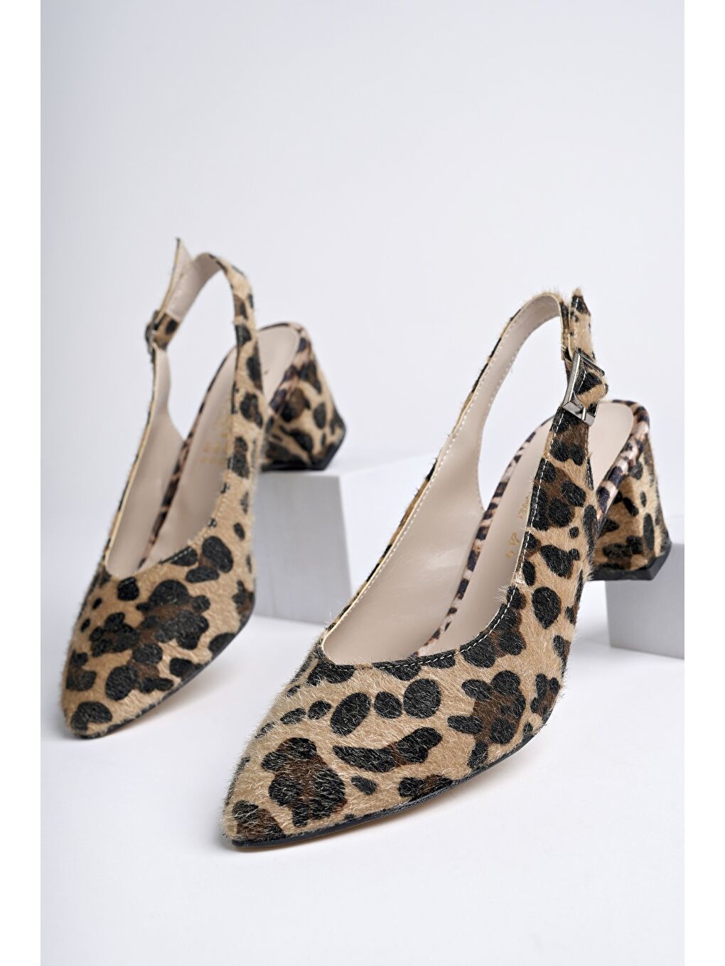 Sarı GZHW711 Kadın Arkası Açık Klasik Günlük Tarz ve Rahat Topuklu Ayakkabı-4