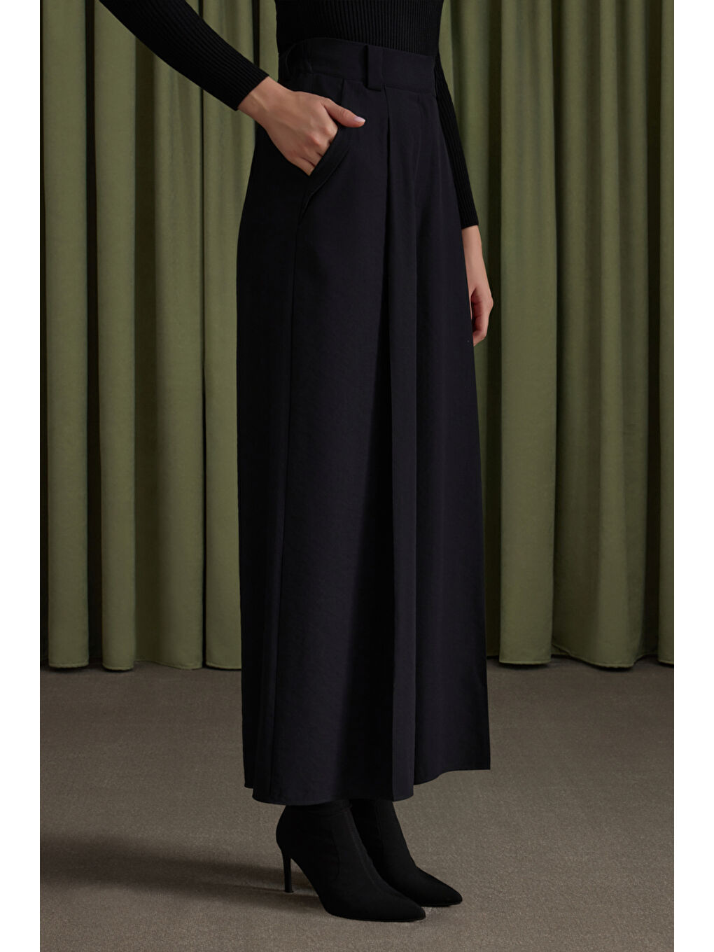 Siyah Lyocell Pantolon-3