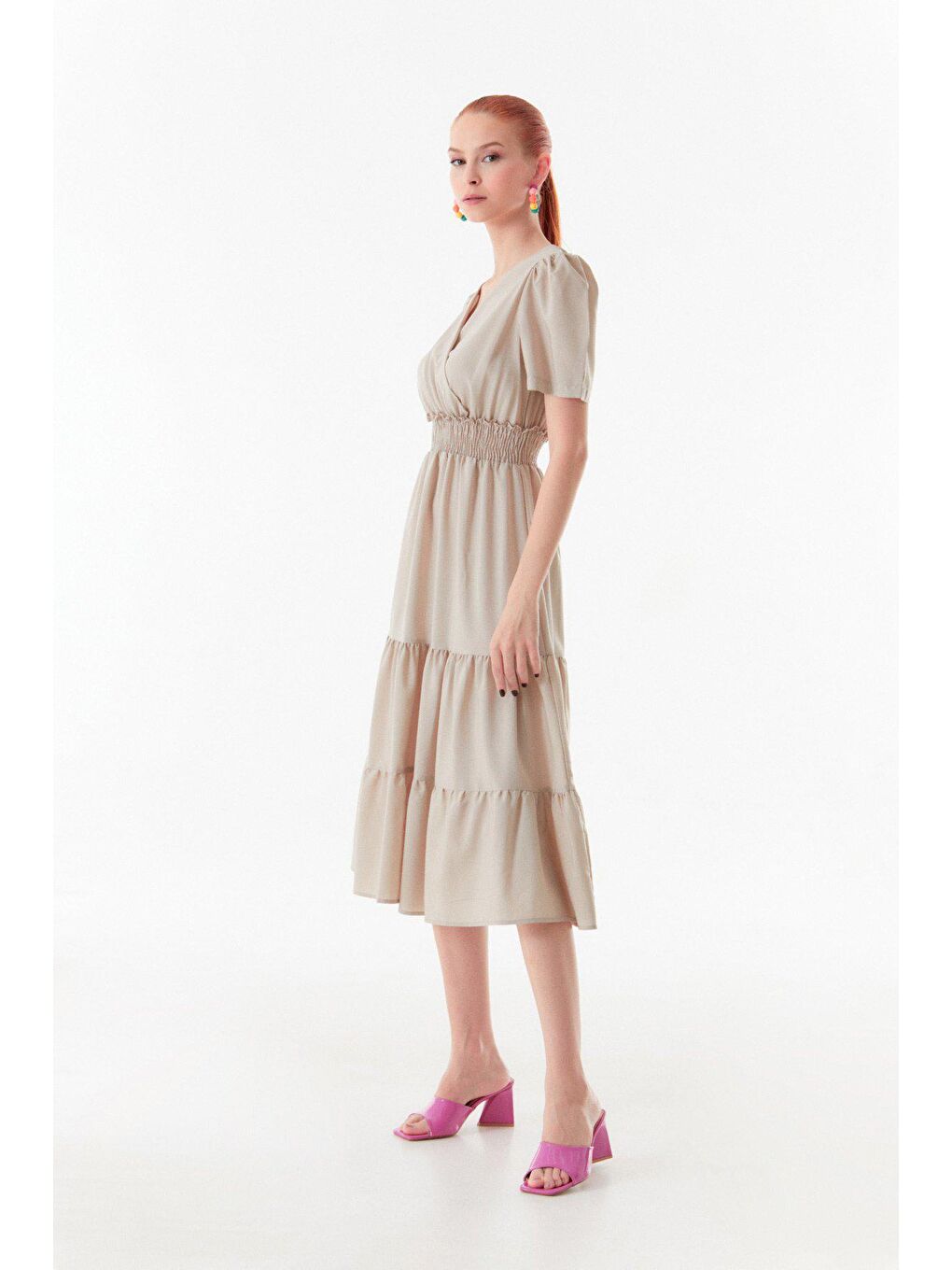 Bej Kruvaze Yaka Beli Lastikli Elbise-2