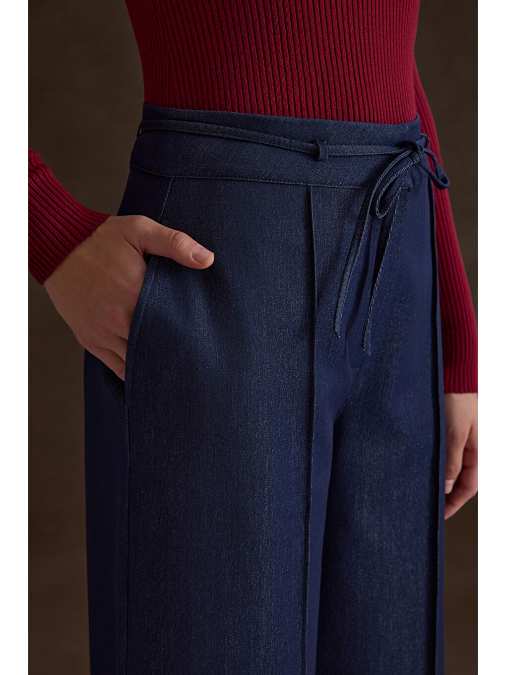Lacivert Kemeri Bağcık Detaylı Bol Pantolon-3
