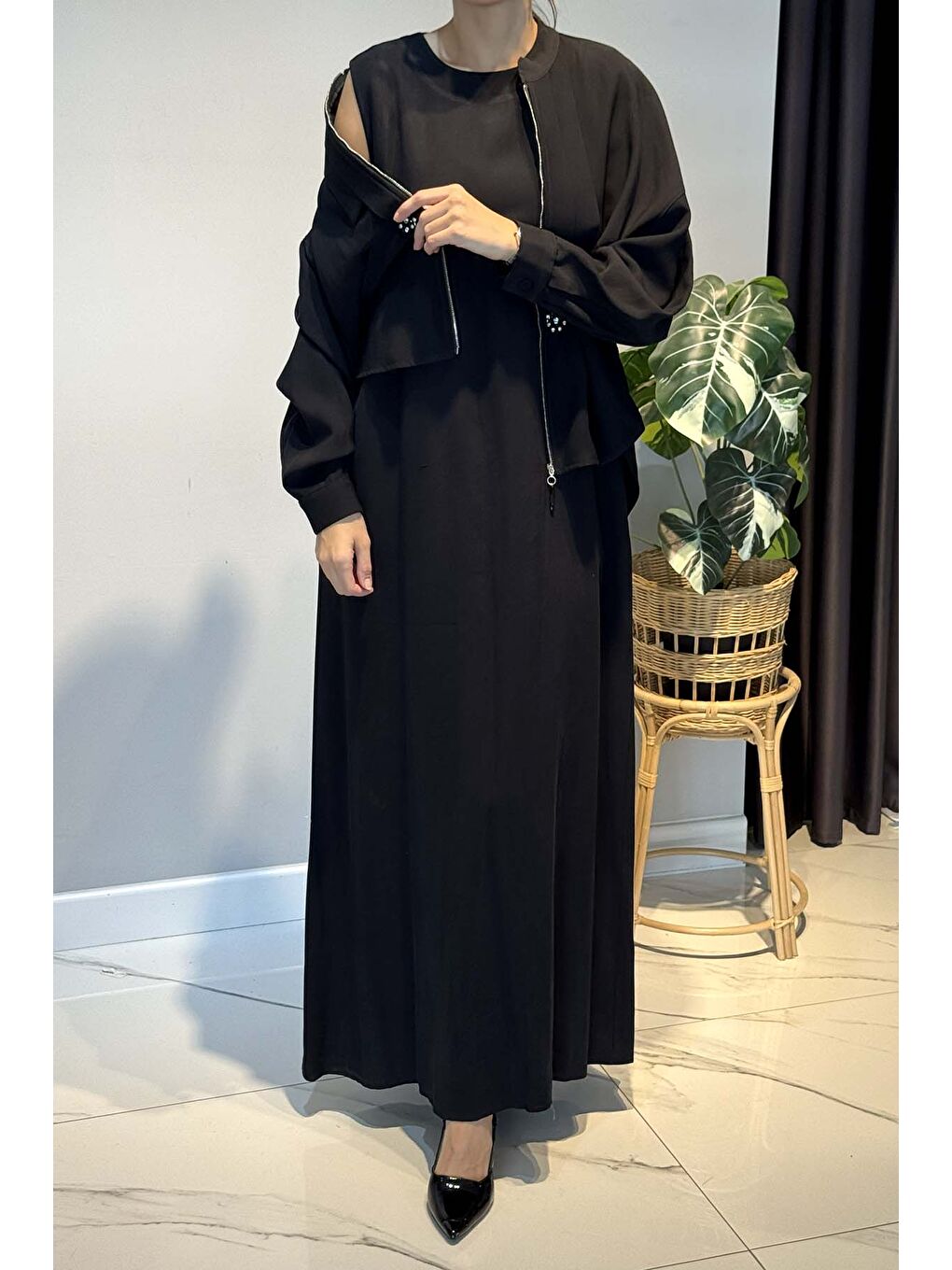 Ceketinin Ön Patı İki Pile İki Çiçek Taş Detay Elbiseli Takım 6944 Siyah-2