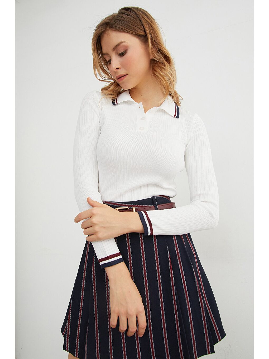 Beyaz Çizgili Fitilli Polo Yaka Yarım Düğmeli Triko Kazak-3