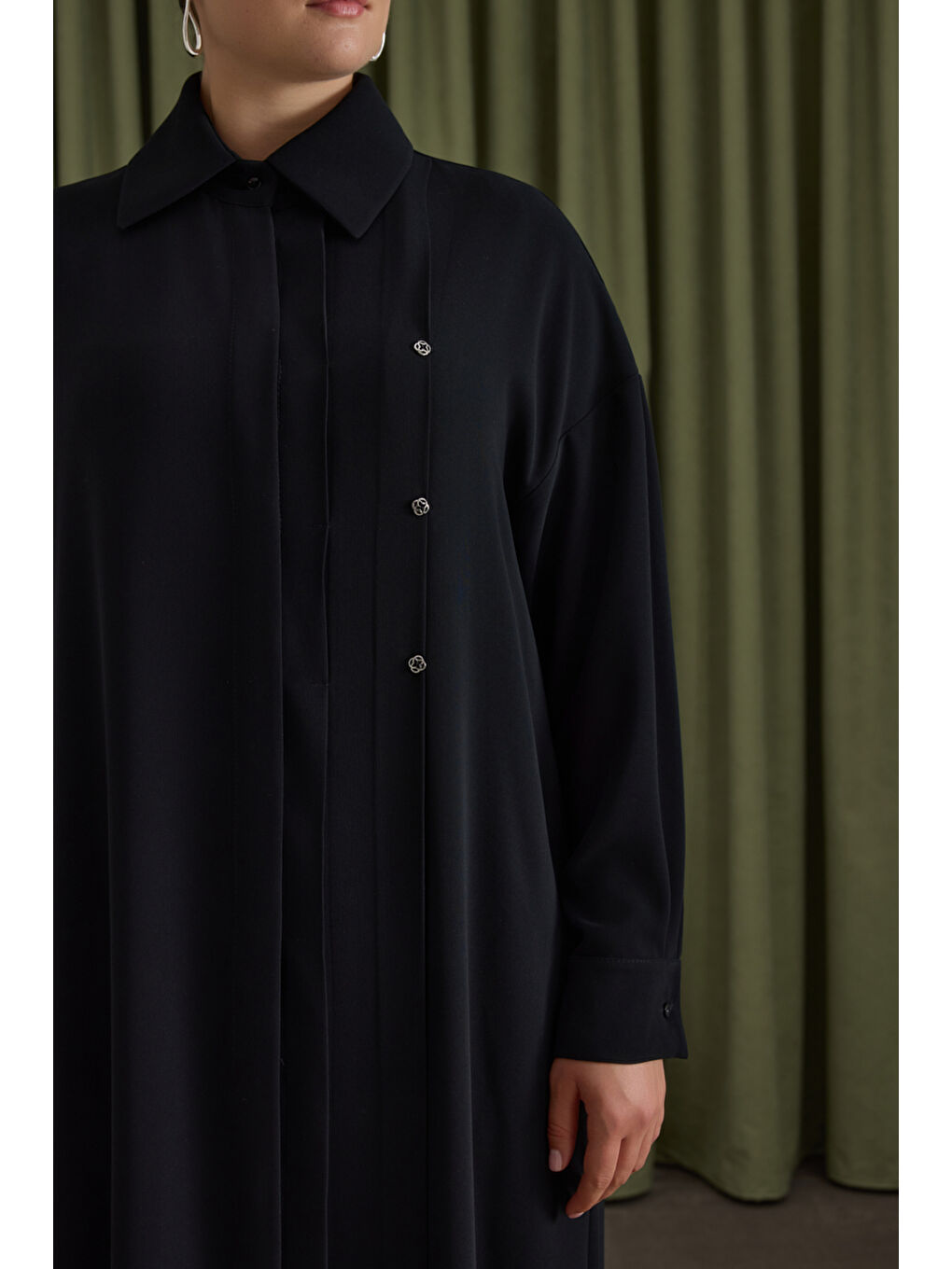 Siyah Koza Logolu Elbise-3