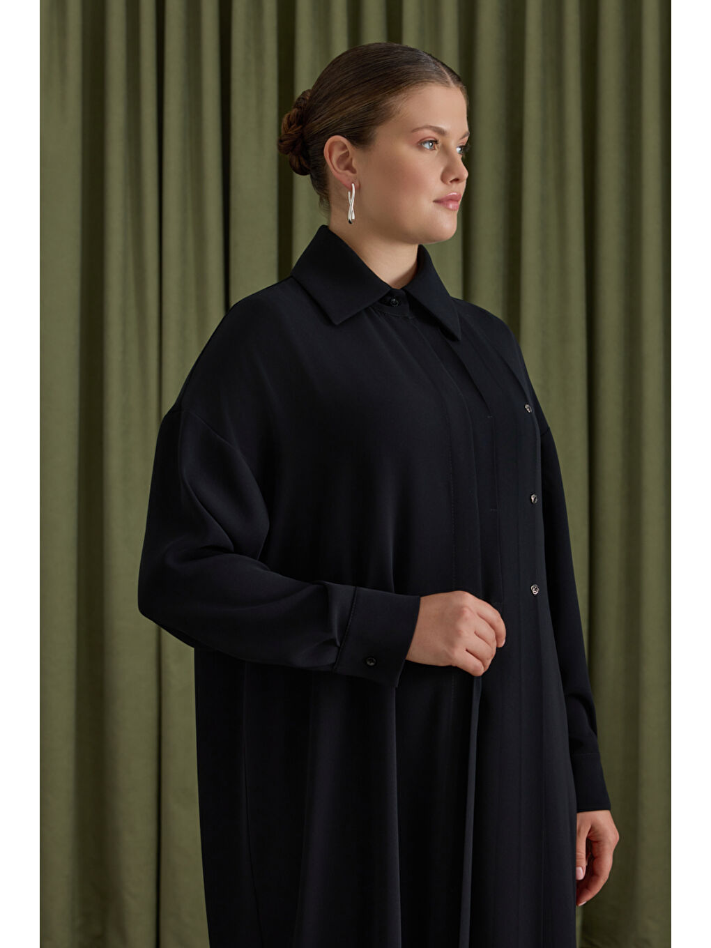 Siyah Koza Logolu Elbise-4