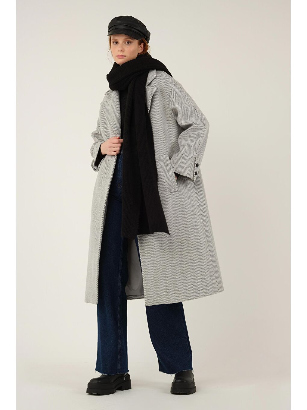 Balıksırtı Desen Kaban Siyah-4