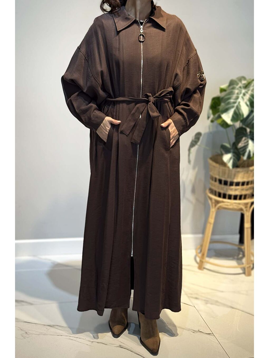 Önden Fermuarlı Tek Kolu Taş Detay İçten Kemerli Kap Ceket 6881 Kahverengi-4