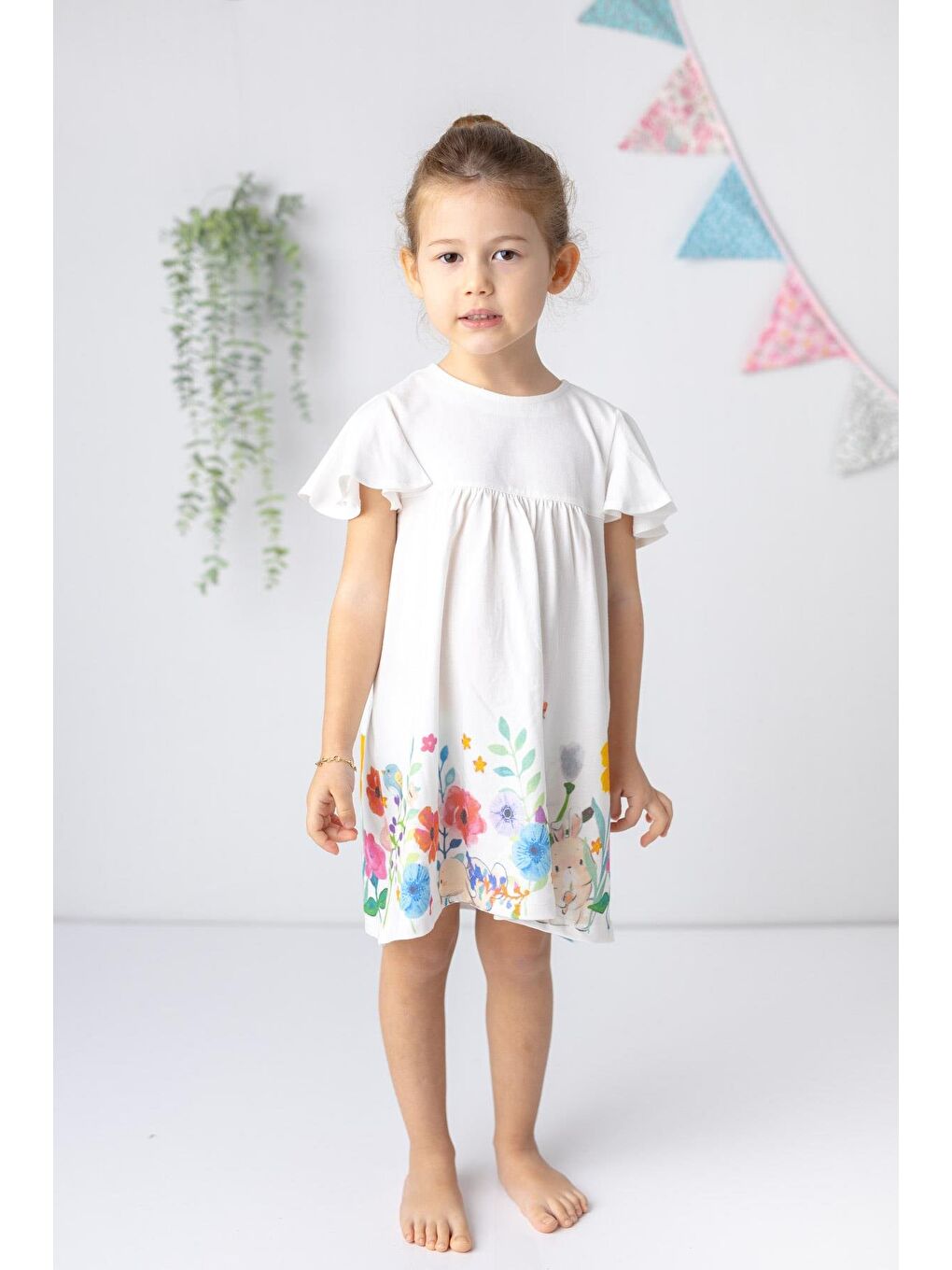 Beyaz Kız Bebek Etek Ucu Çiçek Desenli Elbise-1