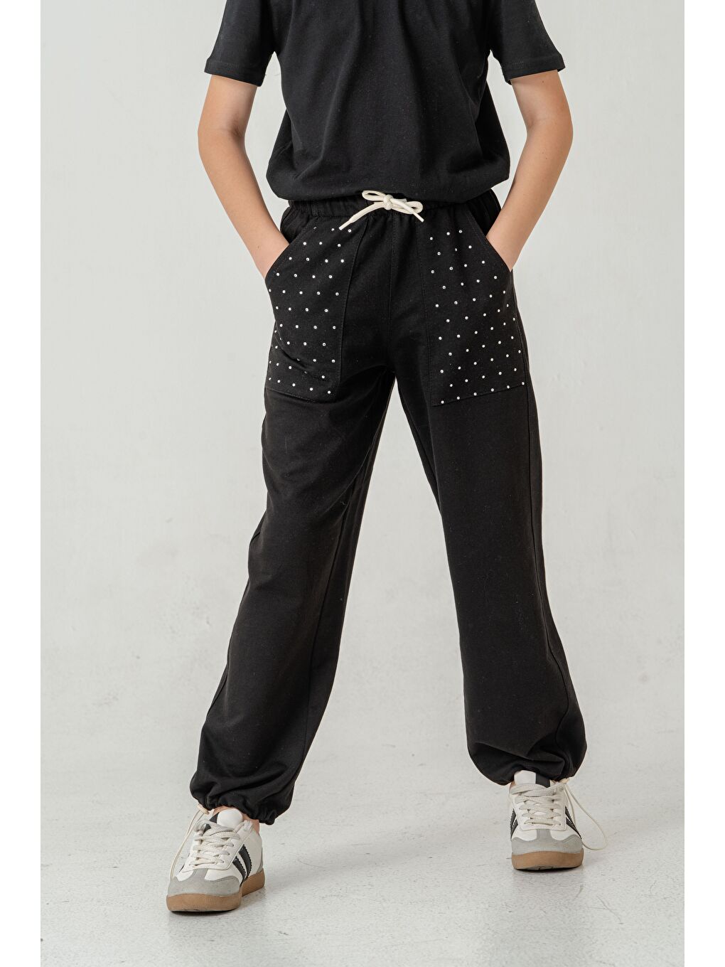 Siyah Cebi Taşlı Paça Brit Lastikli Stoperli Kız Çocuk Eşofman Altı