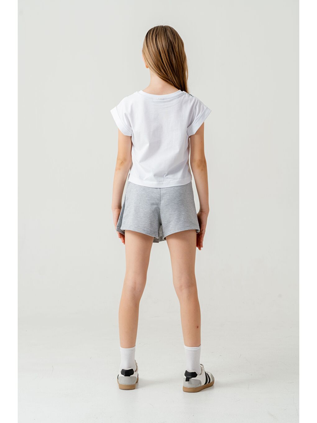 Gri Baskılı Alt Pileli Nakışlı Kız Çocuk Şort - Tişört Takımı-7