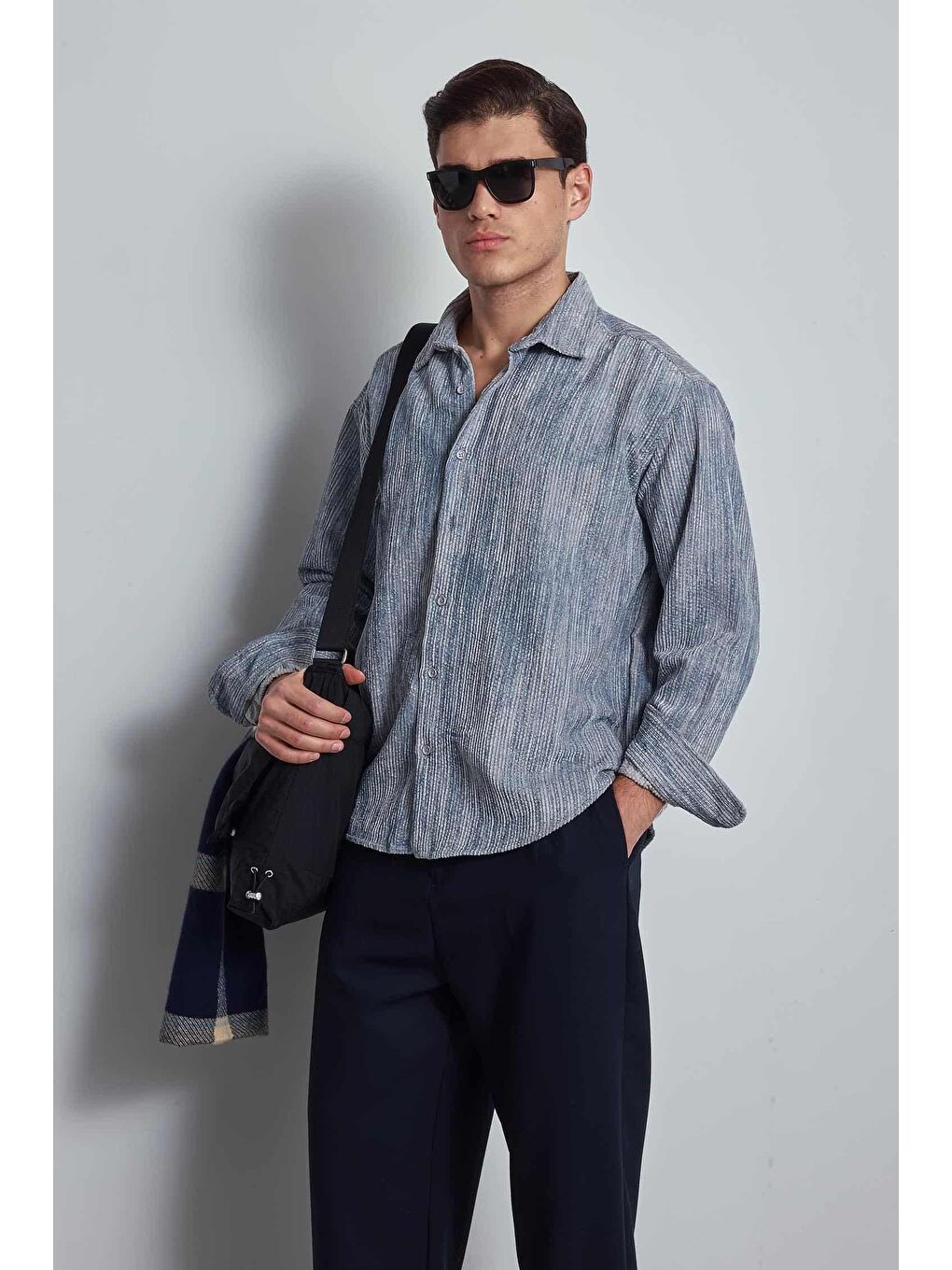 Erkek Oversize Kadife Dokulu Gömlek Mavi-2