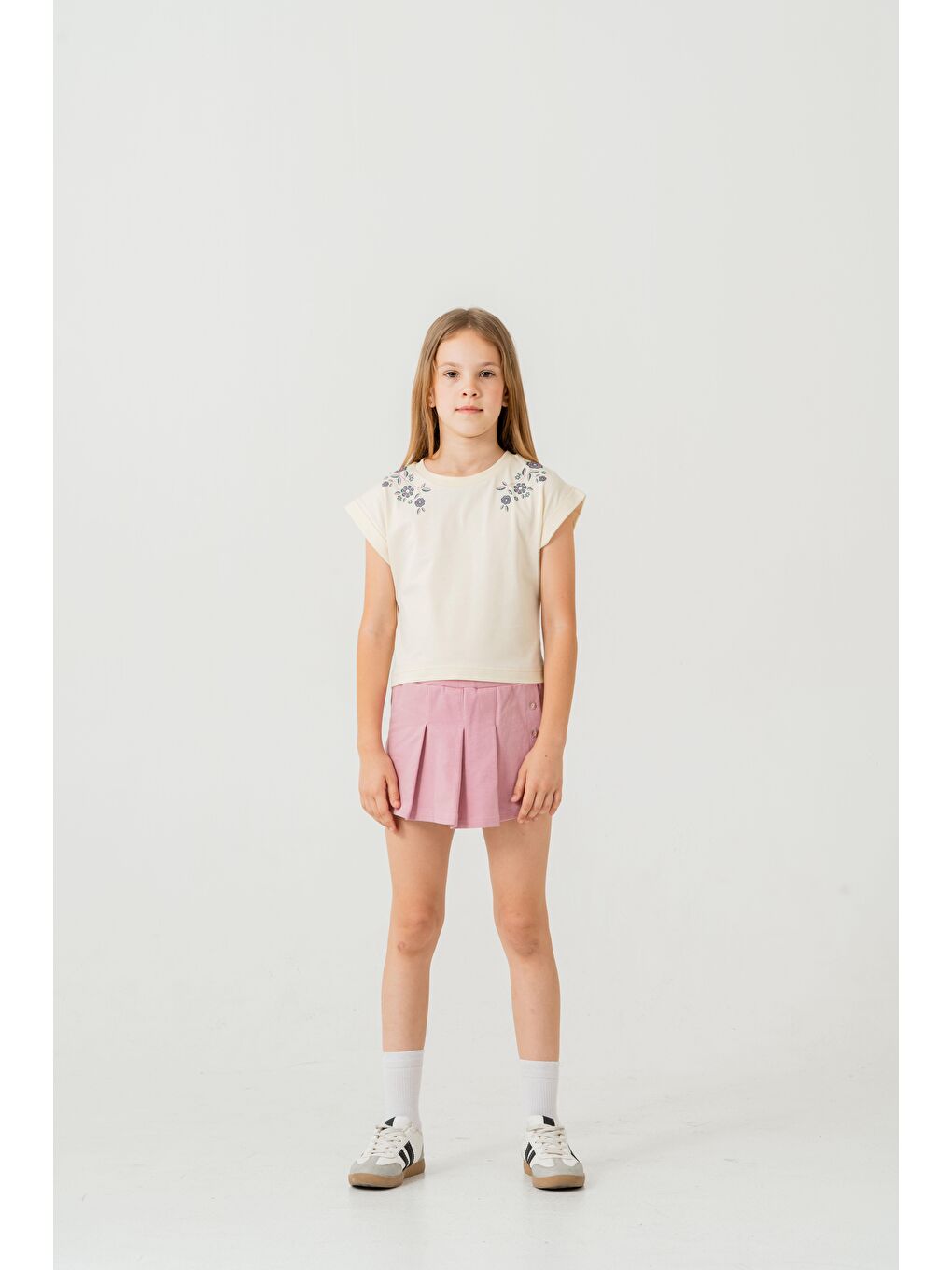 Pembe Baskılı Alt Pileli Nakışlı Kız Çocuk Şort - Tişört Takımı