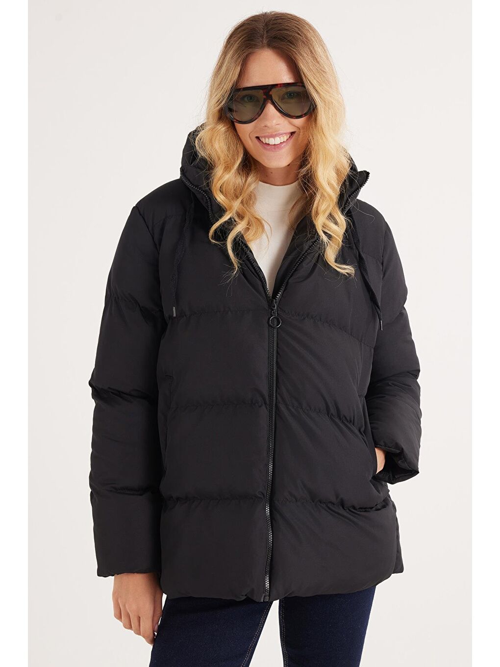 Kadın Relax Fit Rahat Kesim Su Geçirmez Kapüşonlu Siyah Mont