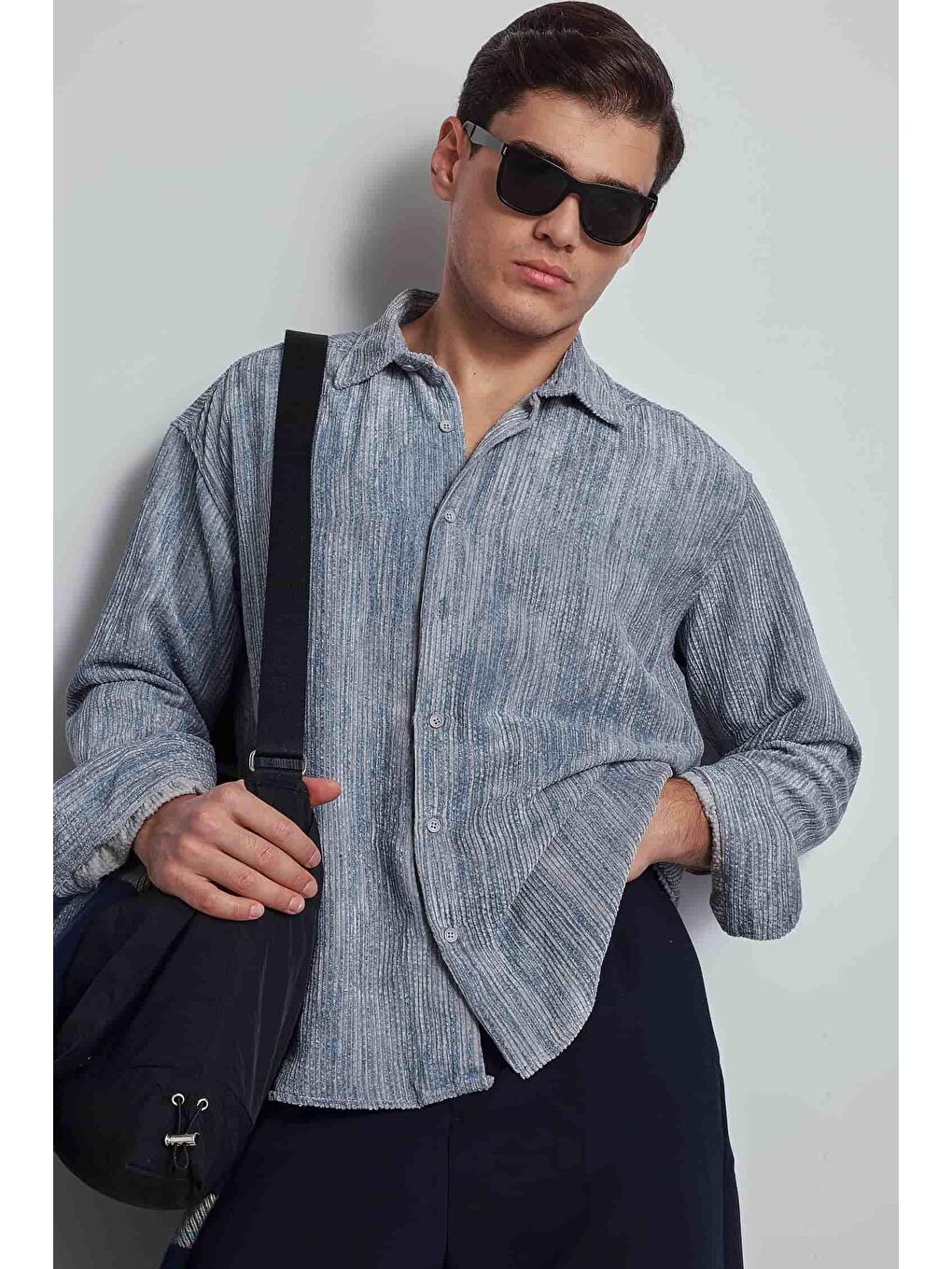 Erkek Oversize Kadife Dokulu Gömlek Mavi-3