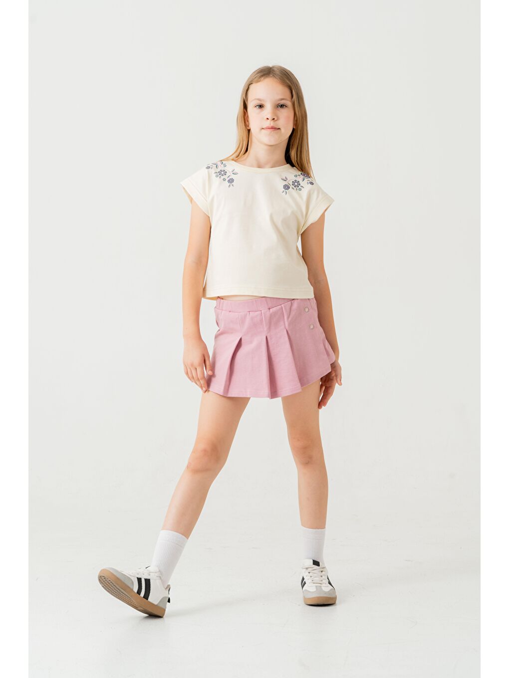Pembe Baskılı Alt Pileli Nakışlı Kız Çocuk Şort - Tişört Takımı-2