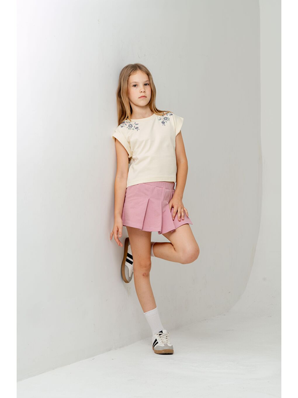 Pembe Baskılı Alt Pileli Nakışlı Kız Çocuk Şort - Tişört Takımı-5