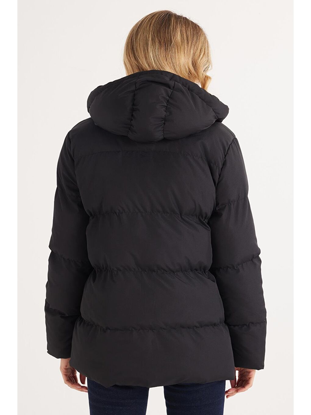 Kadın Relax Fit Rahat Kesim Su Geçirmez Kapüşonlu Siyah Mont-7