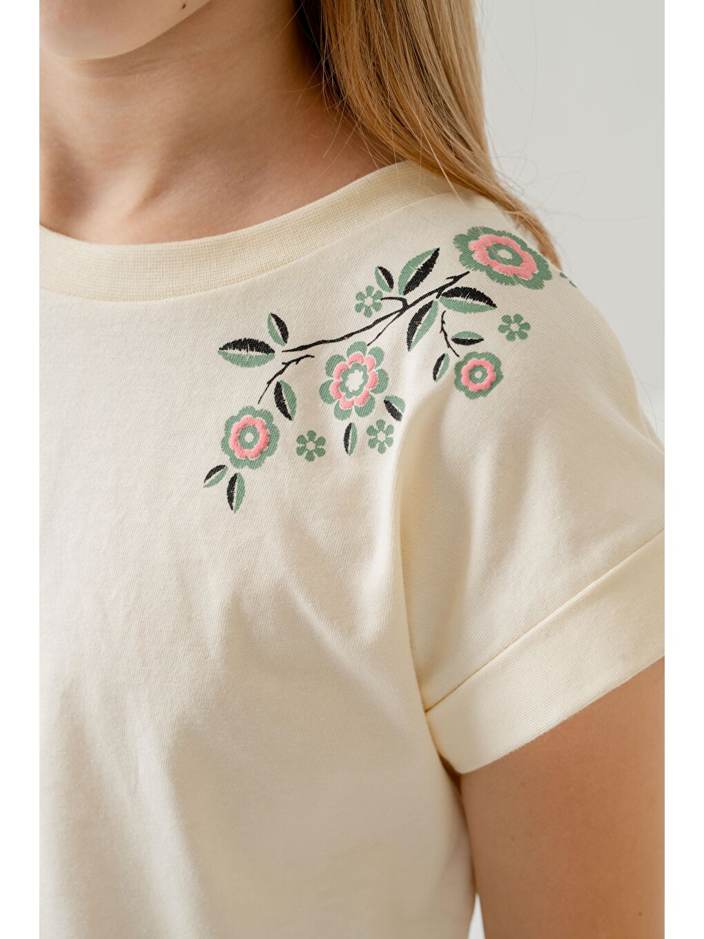 Pembe Baskılı Alt Pileli Nakışlı Kız Çocuk Şort - Tişört Takımı-7