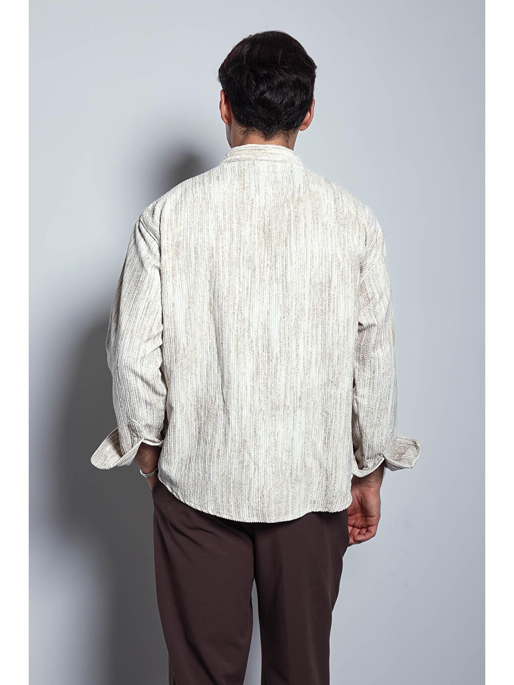 Erkek Oversize Kadife Dokulu Gömlek Bej-10