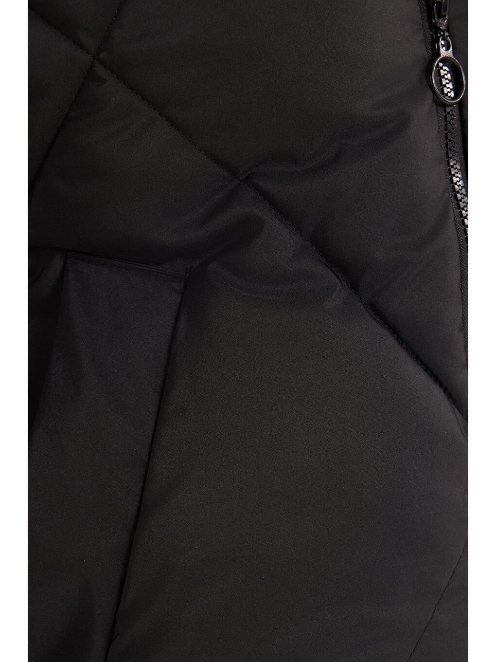 Kadın Oversize Geniş Kesim Şişme Dik Yaka Siyah Mont-5