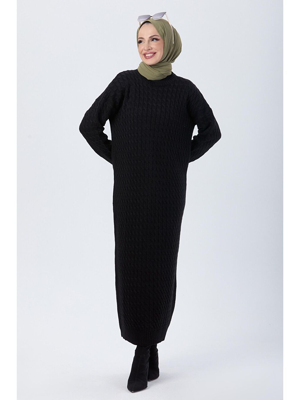 Bisiklet Yaka Kadın Siyah Triko Elbise - 24118-1