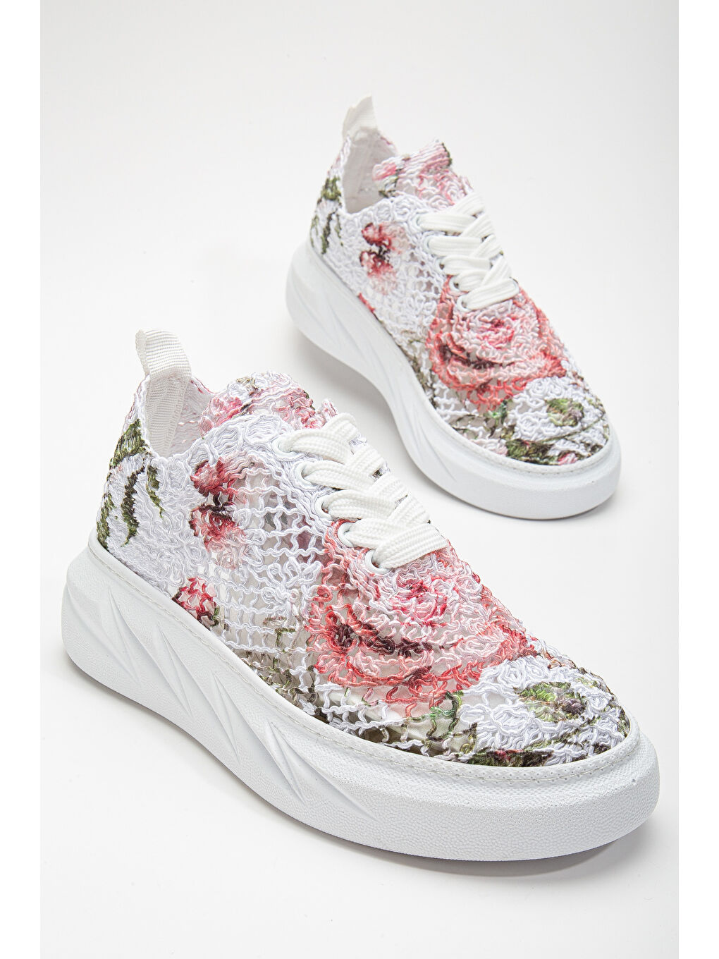 Kadın Fuşya Rahat Kalıp Desenli Kalın Taban Bağcıklı Spor Ayakkabı