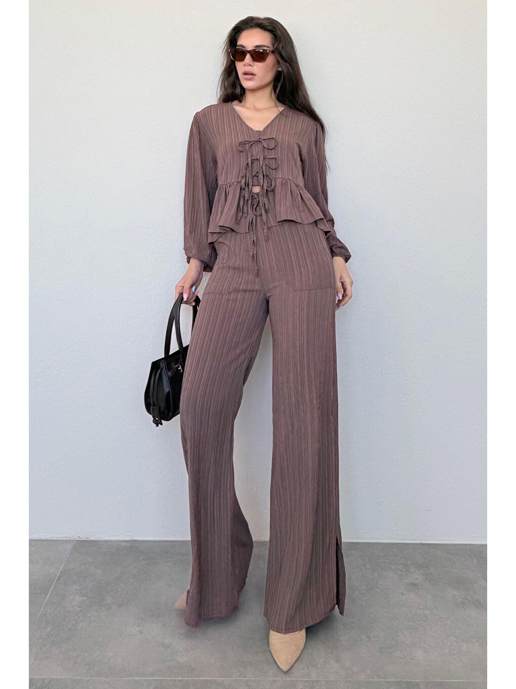 Kahverengi Önü Bağlamalı Bluz Pantolon Takımı Mg2343