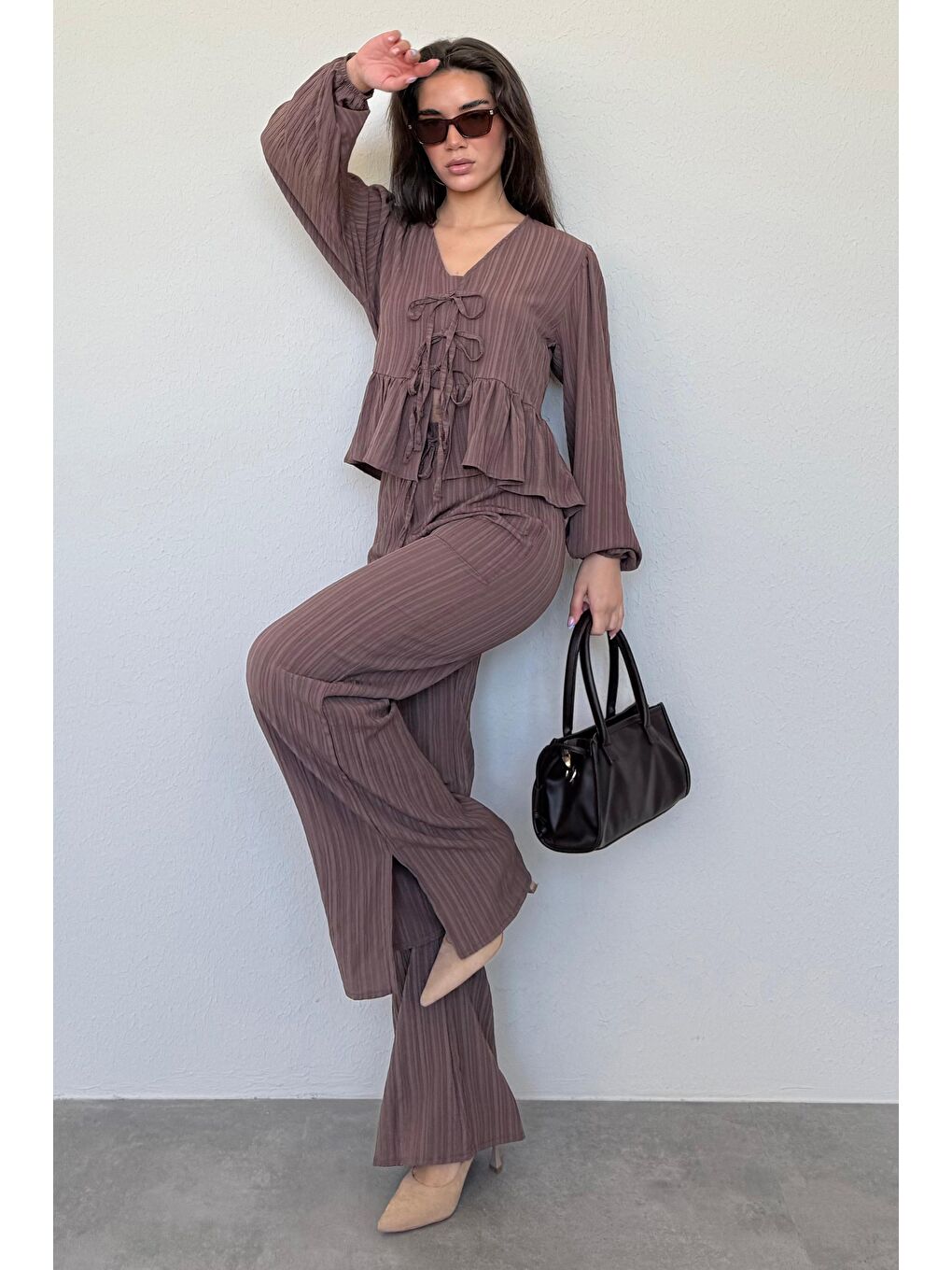 Kahverengi Önü Bağlamalı Bluz Pantolon Takımı Mg2343-1