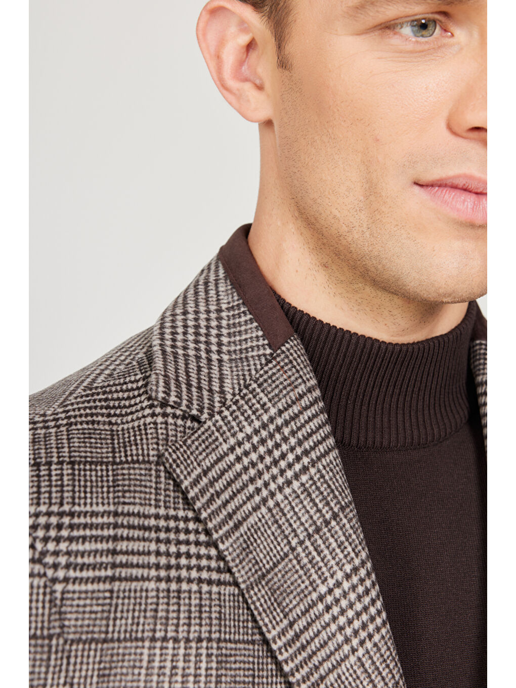 Erkek Kahverengi Standart Fit Normal Kesim Mono Yaka Desenli Yünlü Palto-6