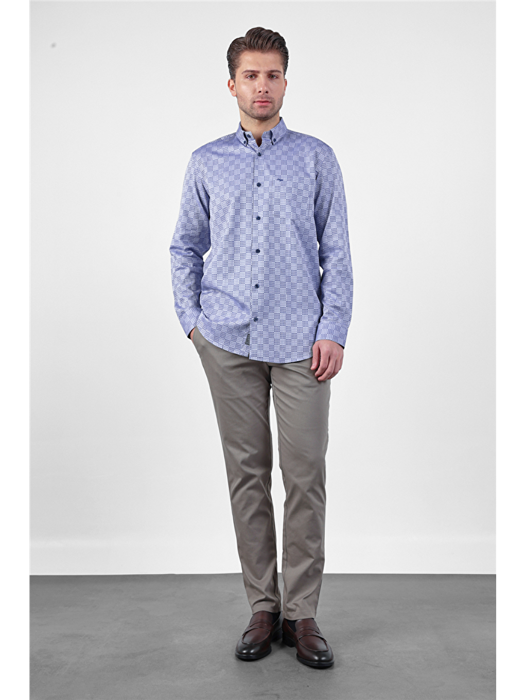 Lacivert - Mavi Düğmeli Yaka Uzun Kol Cepli Comfort Fit %100 Pamuk Gömlek 1004260173-1