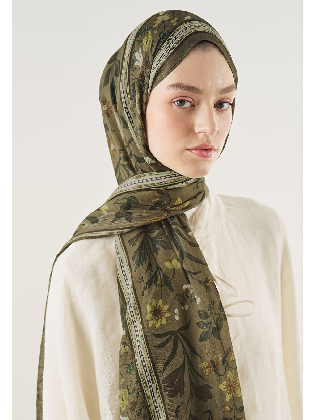 Kahverengi Flora Echo Desen Soft Viskon Şal Kahve-2