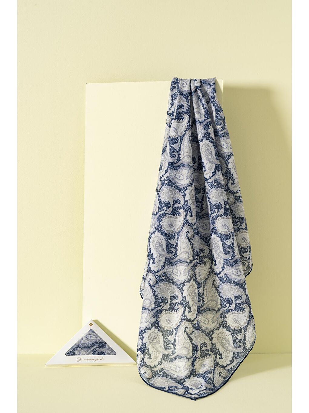 Lacivert Kadın Pateh Soft Eşarp