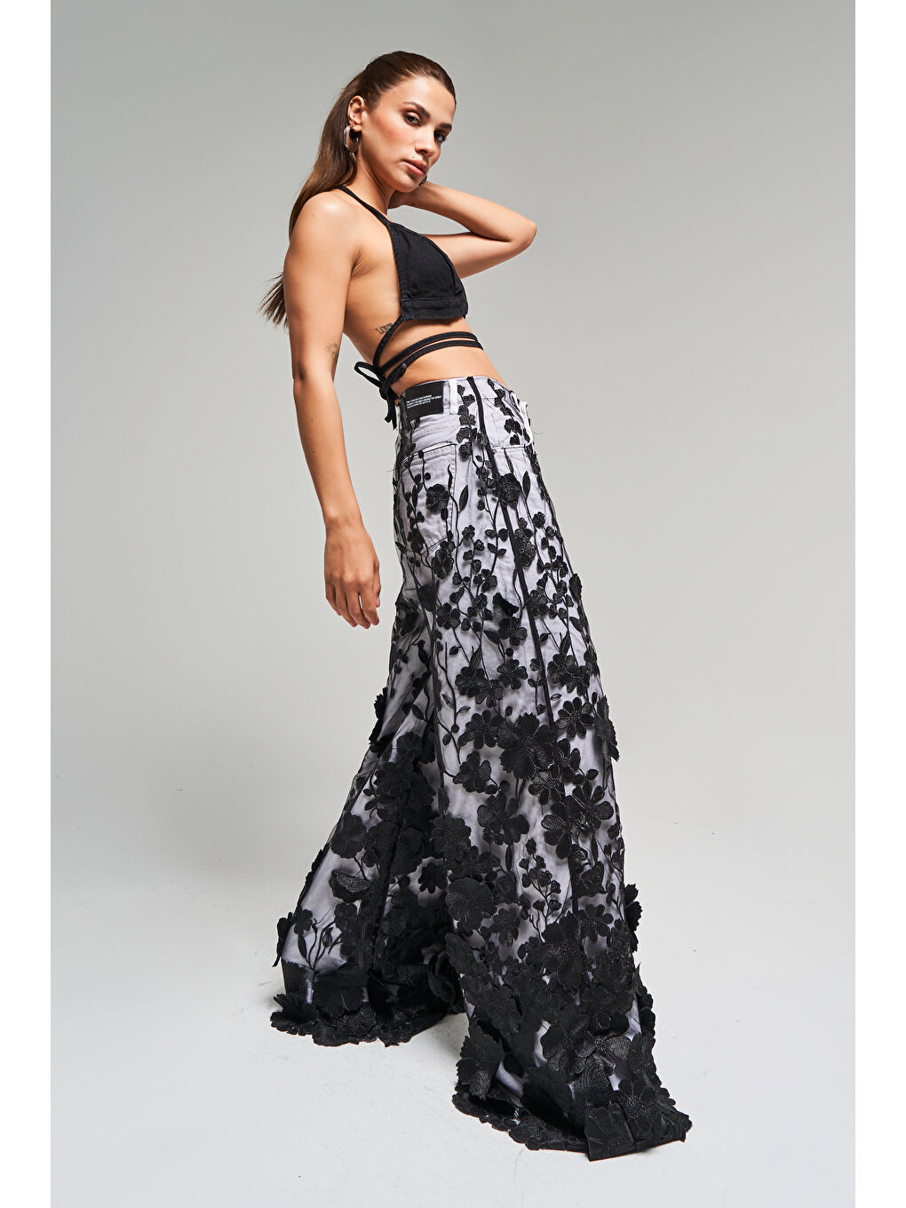 Kadın Beyaz Renk Siyah Çiçek Dantel Tül Detaylı Palazzo Fit Özel Tasarım Denim Jean-1