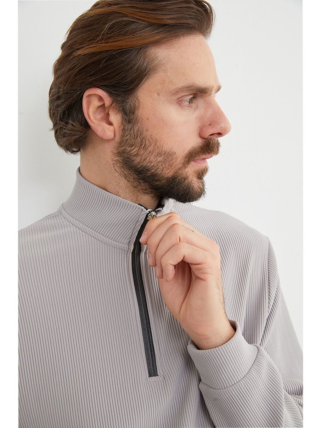 Gri Fitilli Yarım Fermuarlı Büyük Beden Sweatshirt-3