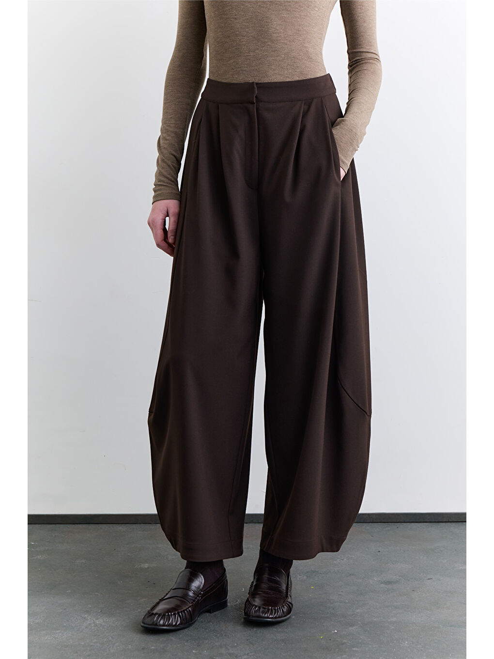 Balon Formlu Kumaş Pantolon Kahverengi-3