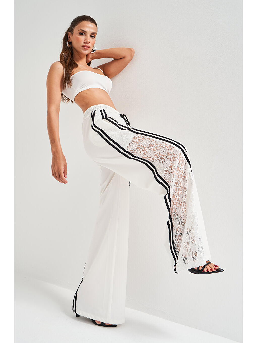 Kadın Ekru Renk Palazzo Fit Dantel Ve Şerit Detaylı Tasarım Pantolon-1