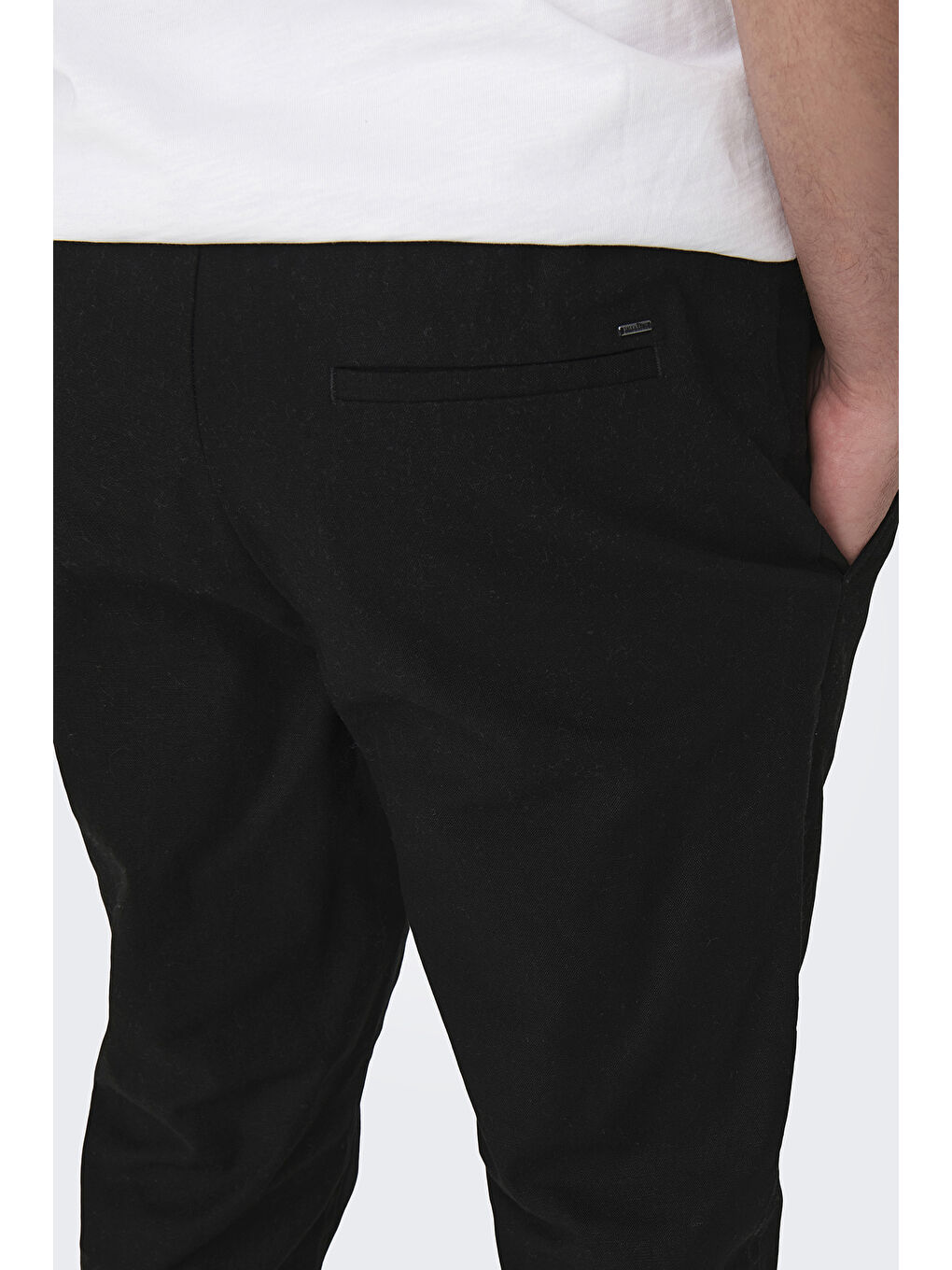 Siyah Onslinus Keten ve Pamuk Karışımlı Tapered Fit Daralan Paça Erkek Pantolon 22024966-4