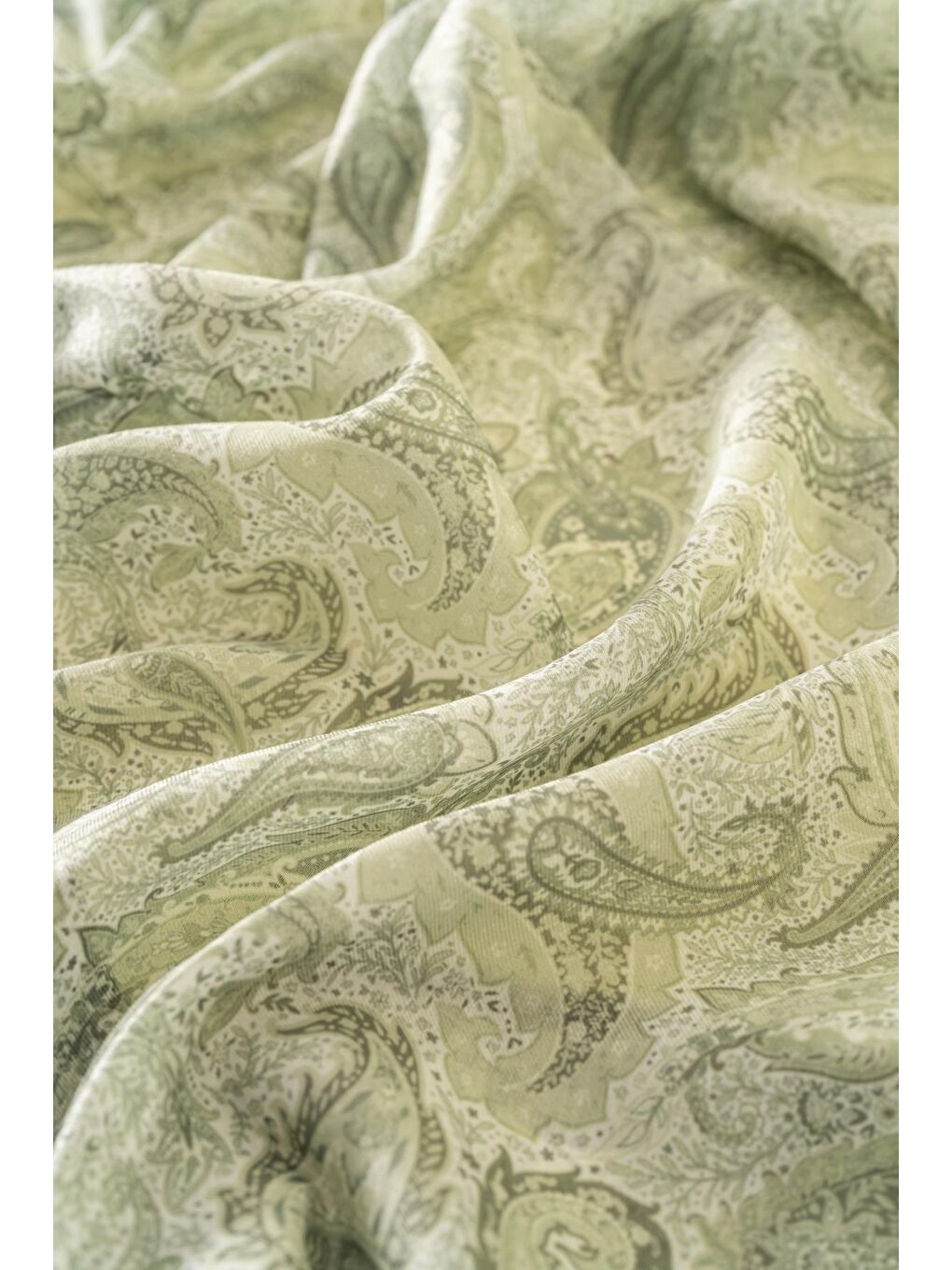 Yeşil Kadın Pateh Soft Eşarp-2